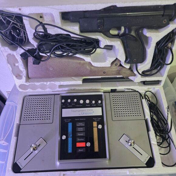 Vintage Unisonic Tournament 2000 Electronic Action TV Game Console w/ Box Works - Picture 7 of 7